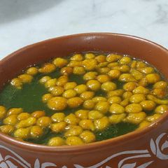 A picture of Spicy and khatta golgappa (PaniPuri) pani.