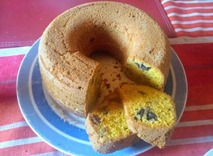 Una foto de Queque de zanahoria con nueces, pasas y trocitos de chocolate