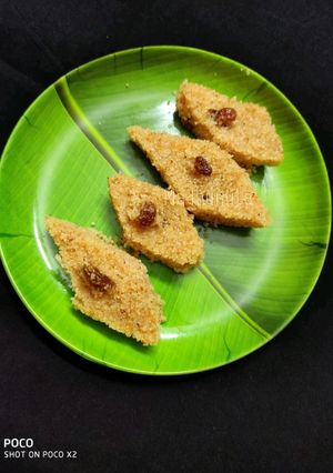 A picture of Semolina (Sooji) Halwa.