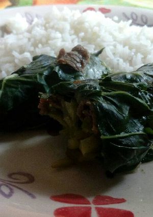 Una foto de Rollitos de acelga con relleno de carne y caigua