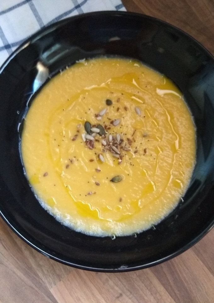 Una foto de Crema de calabaza y pera asadas 🎃🍐 💞