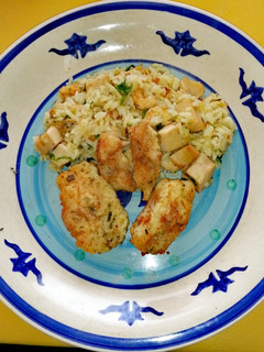 Una foto de Paella marinera con Congrio frito🥘