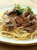 Beef Stroganoff Fettuccine Devina Hermawan