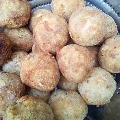 A picture of Yam balls.