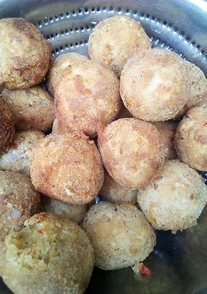 A picture of Yam balls.