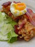 Migas de Pão Alentejano e Bacon com Ovos escalfados