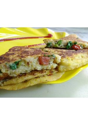A picture of Stuffed Chickpeas Dosa.