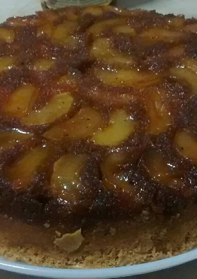 Una foto de Torta invertida de manzana súper fácil
