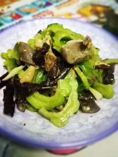 Hình của món Lòng vịt (or lòng gà) xào mướp đắng(khổ qua).