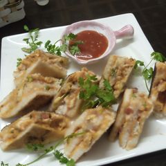 A picture of Pizza sandwich.