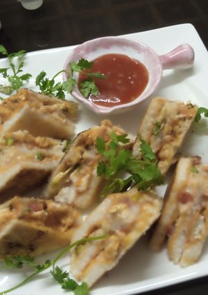 A picture of Pizza sandwich.