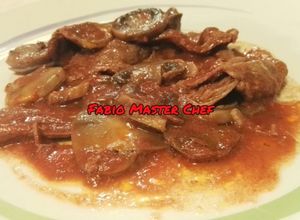 Foto di Fettine di Vitello con Funghi Champignon alla Pizzaiola