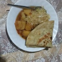 A picture of Chapati and kenyan tasty potatoes.