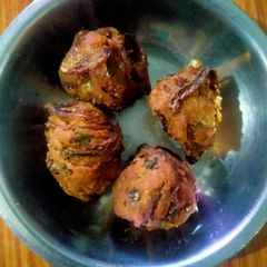 A picture of Onion bonda.