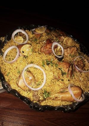 A picture of Chicken nazakat pulao🍽.