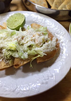 Una foto de Tacos Dorados de carne Deshebrada con Papa
