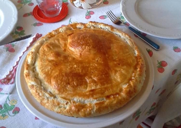 Torta rustica con speck, spinaci,ricotta e uova sode