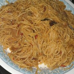 A picture of Spaghetti jollof.