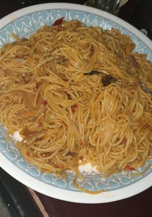 A picture of Spaghetti jollof.