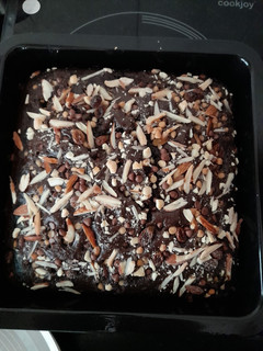 ચોકલેટ ડ્રાયફ્રુટ કેક (Chocolate Dry Fruit Cake Recipe In Gujarati) રેસીપી મુખ્ય ફોટો