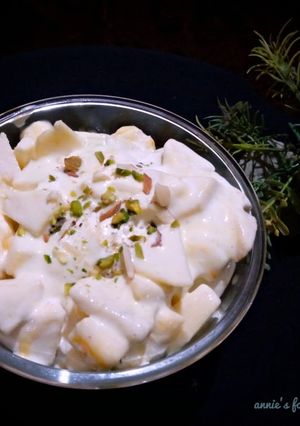 A picture of Vanilla fruit salad ice cream.