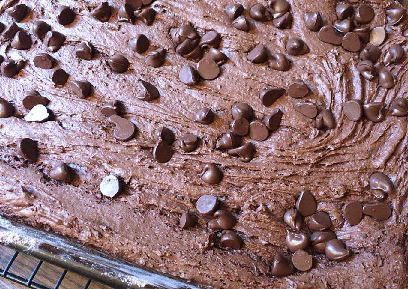 Chocolate Dump Cake Recipe<br />(4 ingredients)