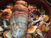 Una foto de redondo de pollo al horno