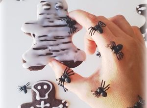 Una foto de Galletas esqueleto para halloween (sabor chocolate)