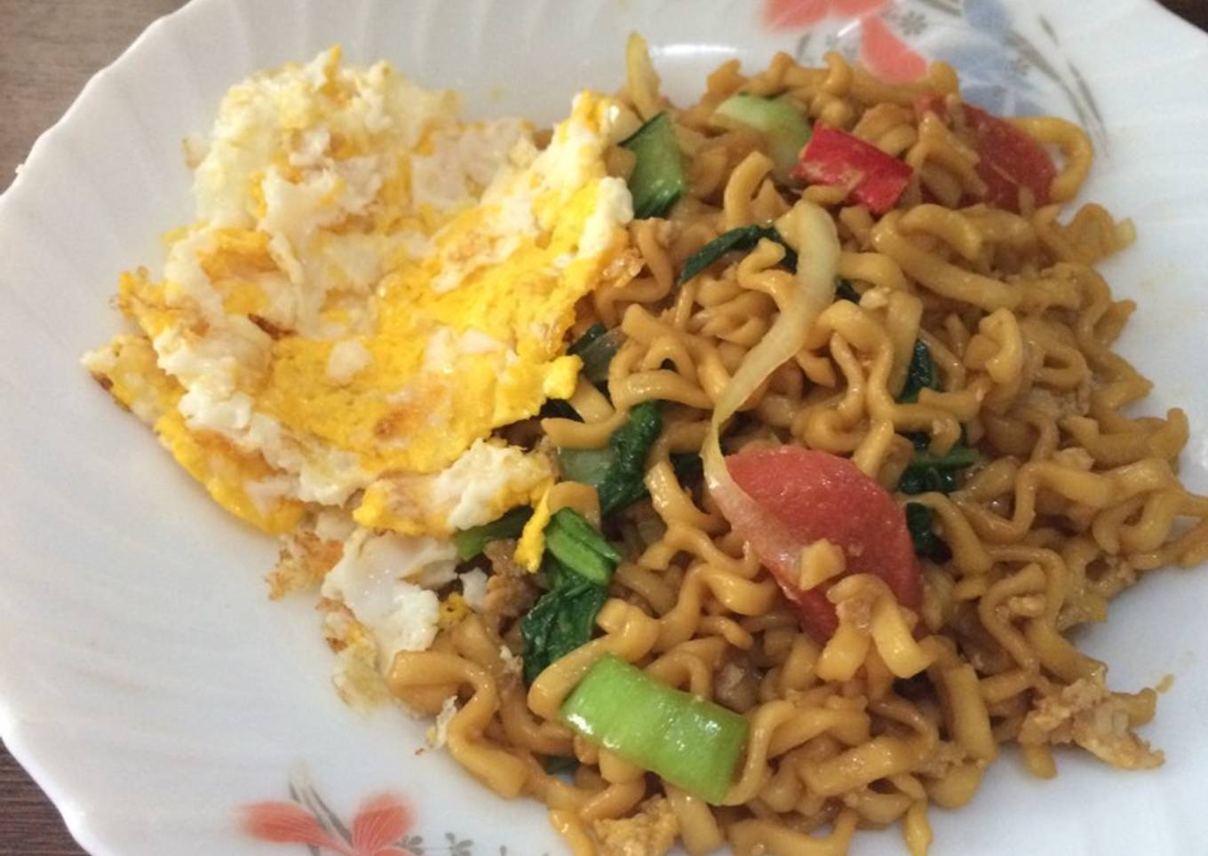 Mie goreng baso sayur spesial