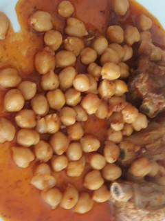 Una foto de Garbanzos con costillas