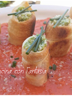 Foto di Cannoli con zucchine ed erbe aromatiche