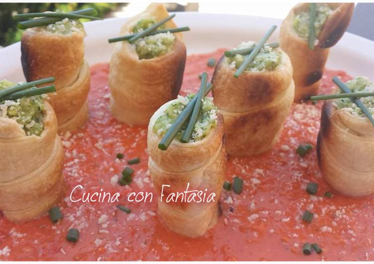 Cannoli con zucchine ed erbe aromatiche