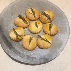 Herb biscuits 🌱 A picture of Herb biscuits 🌱.