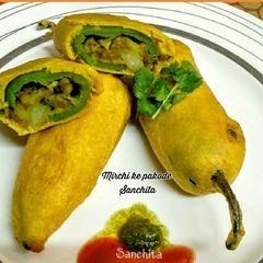 A picture of Rajasthani Mirchi Bada or Pakoda.