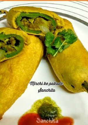 A picture of Rajasthani Mirchi Bada or Pakoda.