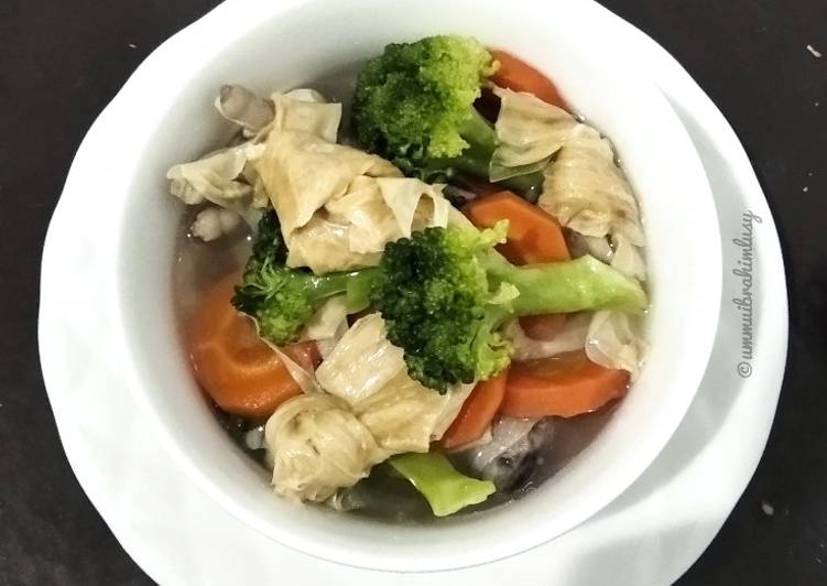 Langkah meracik Sup Brokoli-Wortel-Kembang Tahu, Enak Banget