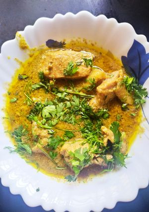 चिकन चेट्टीनाड (chicken Chettinad recipe in marathi) रेसिपी चे मुख्य फोटो 