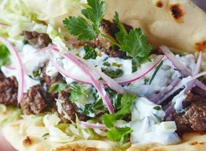 Zdjęcie przepisu Tzatziki pita kebab.