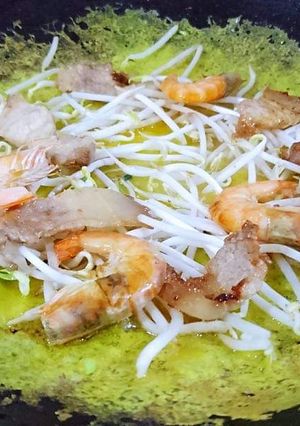 Hình của món Bánh xèo tôm thịt.