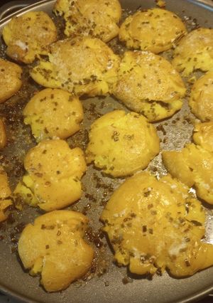 A picture of Skye's Smashed Roasted Potatoes.
