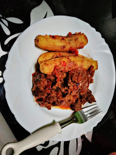 A picture of Matoke beef #jikonichallenge.