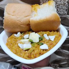 A picture of Bhaji.