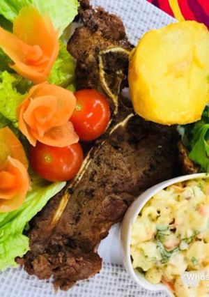 A picture of Whosaynas Banting T bone Steak with Salad.