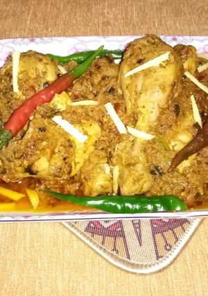 A picture of Spicy Chicken karahi.