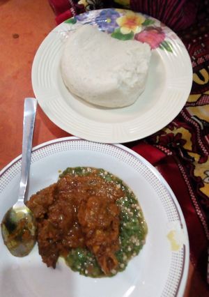 Semo da kubewa da stew ainihin hoton girkin