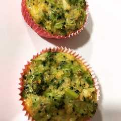 Una foto de Muffins de brócoli