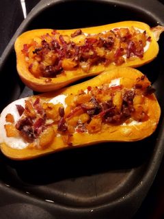 Une photo de Butternut farcie châtaignes et lardons