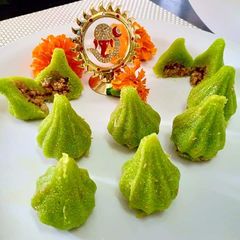 A picture of Hariyali modak.