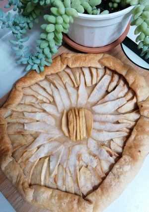 Une photo de Tarte aux pommes et poires🍏🍐