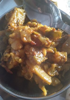 A picture of Aloo gobhi veg.